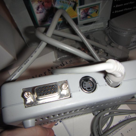 AverMedia AVerKey iMicro PC/Mac-to-TV Video Display Converter - Picture 7 of 12